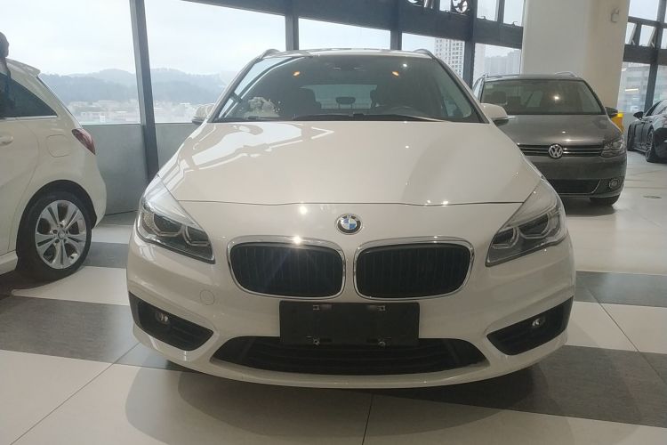 宝马2系旅行车 2016款 218i 领先型车身外观6001