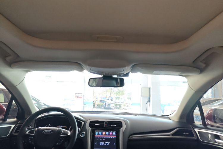 福特 蒙迪欧 2017款 EcoBoost 180 时尚型中控内饰22