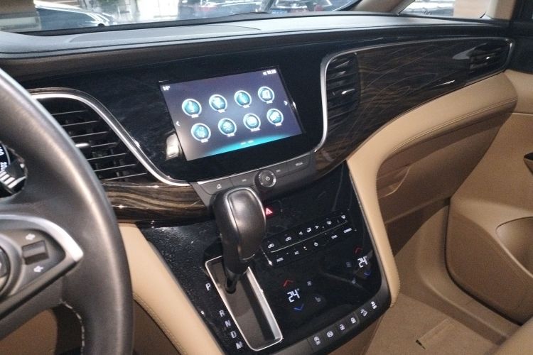 别克GL8 2018款 ES 28T 豪华型 国VI中控内饰16