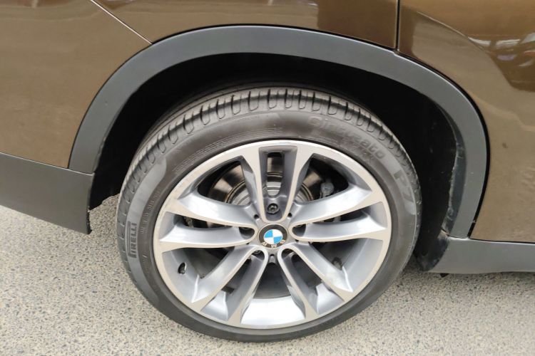 宝马X1 2015款 sDrive18i 领先晋级版车身外观6008