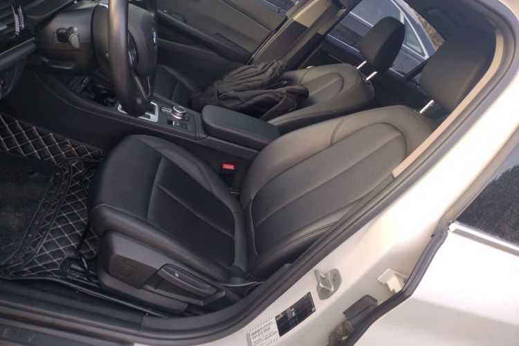 宝马1系 2021款 120i M运动版局部细节19