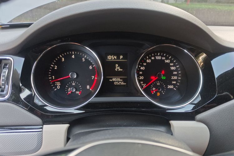 大众 速腾 2015款 230TSI 自动舒适型中控内饰14