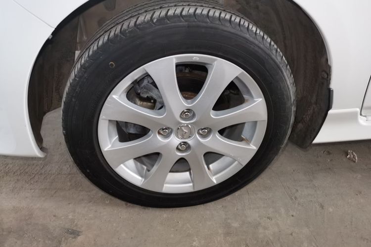 马自达2 2012款 三厢炫动 1.5L 手动时尚版车身外观35