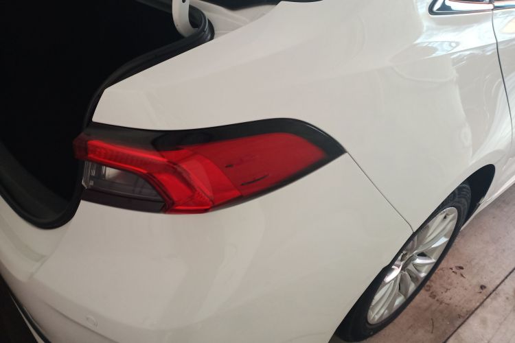 丰田 亚洲狮 2021款 2.0L 豪华版车身外观9