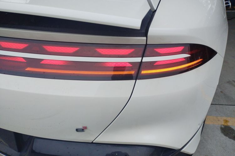 腾势Z9GT 2024款 1100四驱Ultra版车身外观9