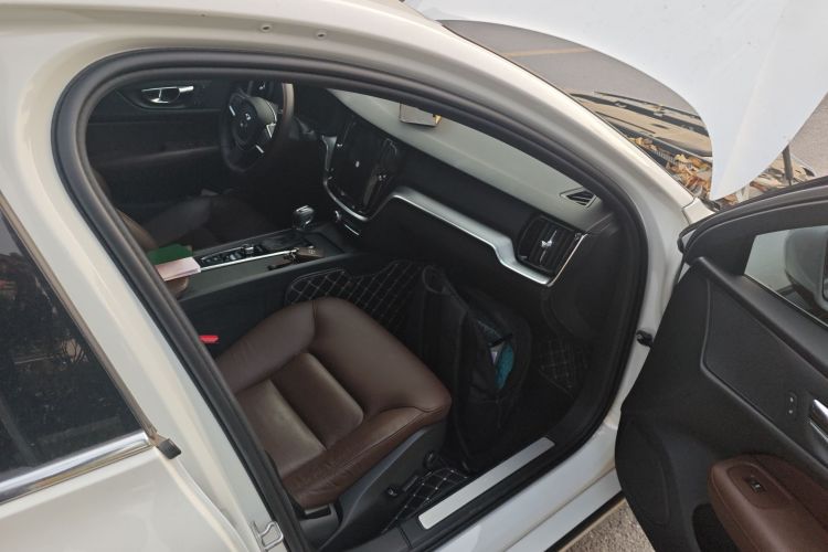 沃尔沃S60 2021款 T4 智逸豪华版局部细节9005