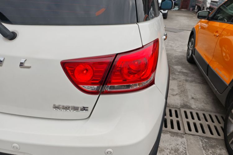 哈弗H1 2016款 红标 1.5L AMT舒适型车身外观9