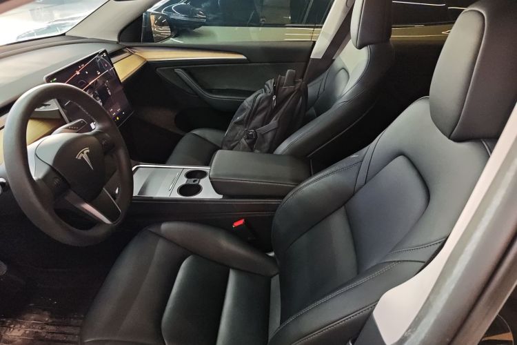 特斯拉 Model Y 2022款 改款 长续航全轮驱动版中控内饰19