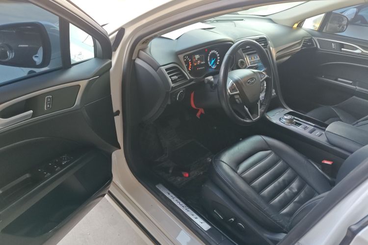 福特 蒙迪欧 2018款 EcoBoost 180 时尚型中控内饰20