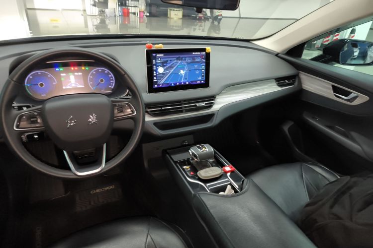 红旗E-QM5 2024款 610km PLUS中控内饰16