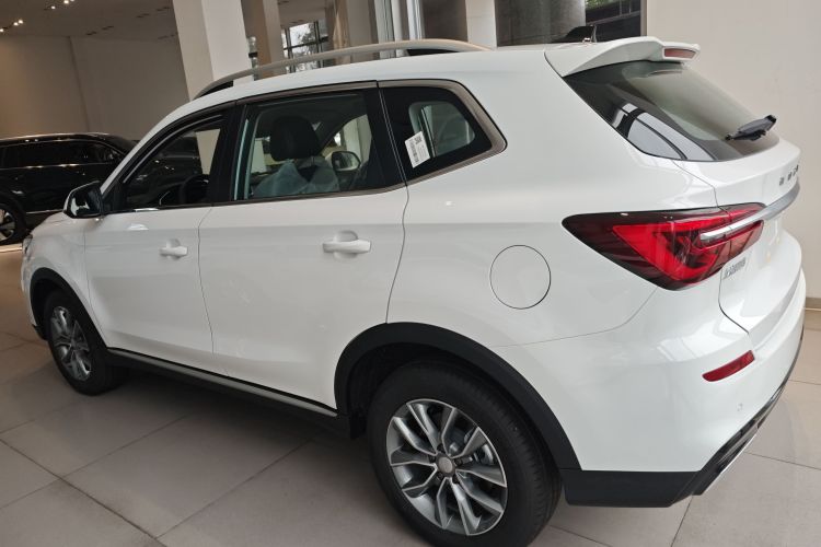 荣威RX5 2023款 PLUS 330TGI 自动领潮智惠版车身外观4