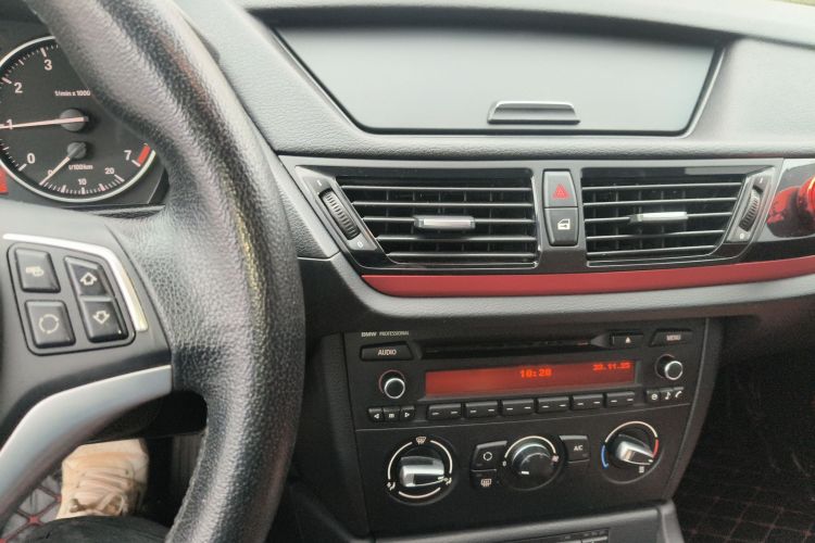 宝马X1 2015款 sDrive18i 时尚晋级版中控内饰16