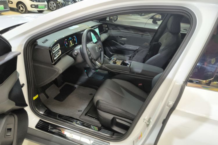 比亚迪 秦L 2024款 DM-i 80KM领先型中控内饰19