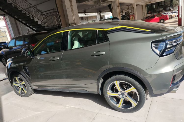 领克05 2020款 2.0TD 两驱耀Plus车身外观6003