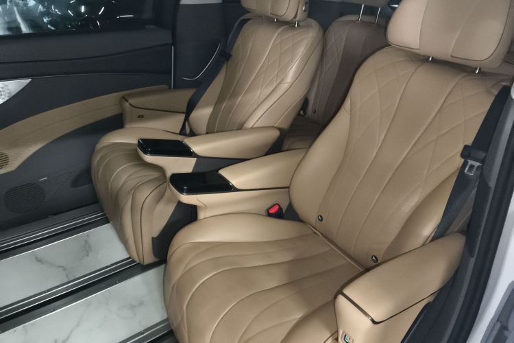 腾势D9 2022款 DM-i 970 四驱旗舰型中控内饰21