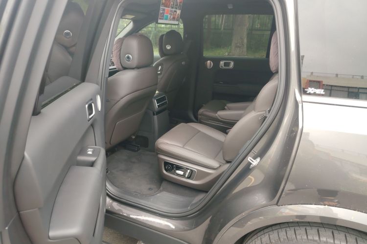 理想汽车 理想L9 2022款 Max中控内饰7004