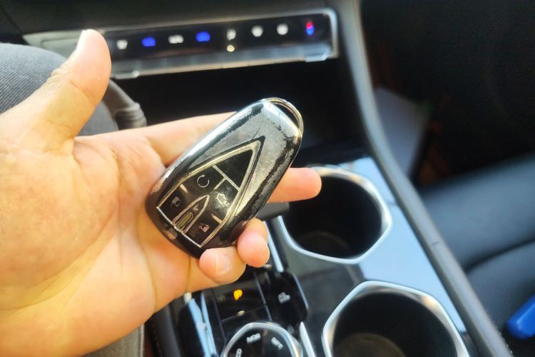 长安 逸动 2023款 畅享版 PLUS 蓝鲸NE 1.4T GDI DCT尊贵版中控内饰7001