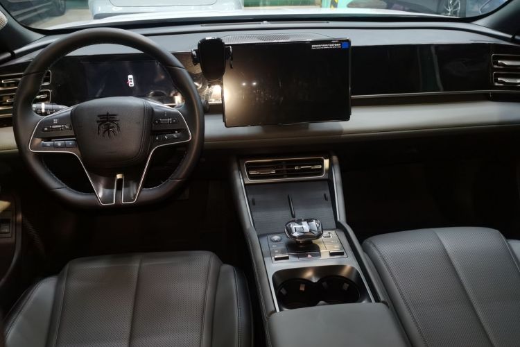 比亚迪 秦L 2024款 DM-i 80KM超越型中控内饰7002