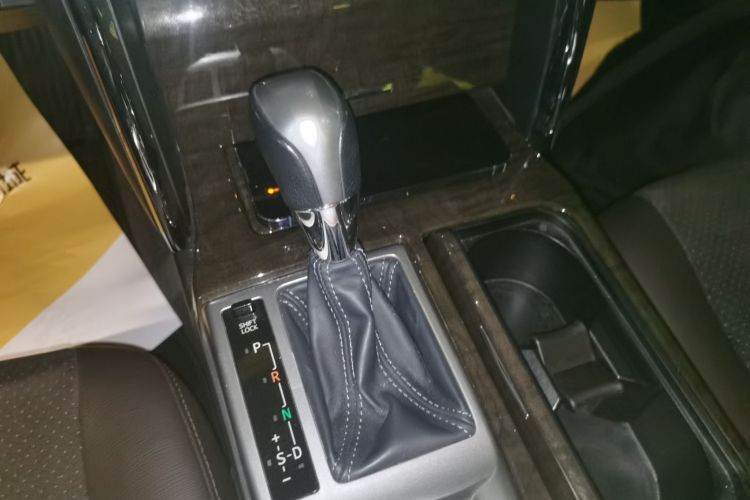 丰田 锐志 2013款 2.5V 尚锐版局部细节18