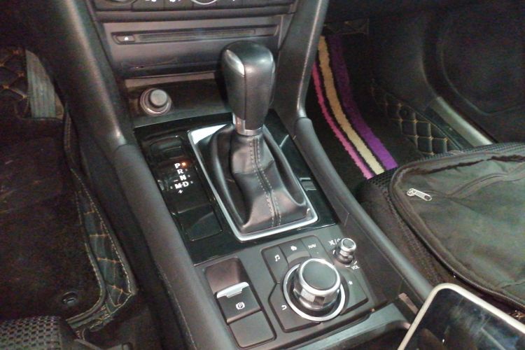 马自达3 昂克赛拉 2019款 云控版 三厢 1.5L 自动豪华型 国V中控内饰18