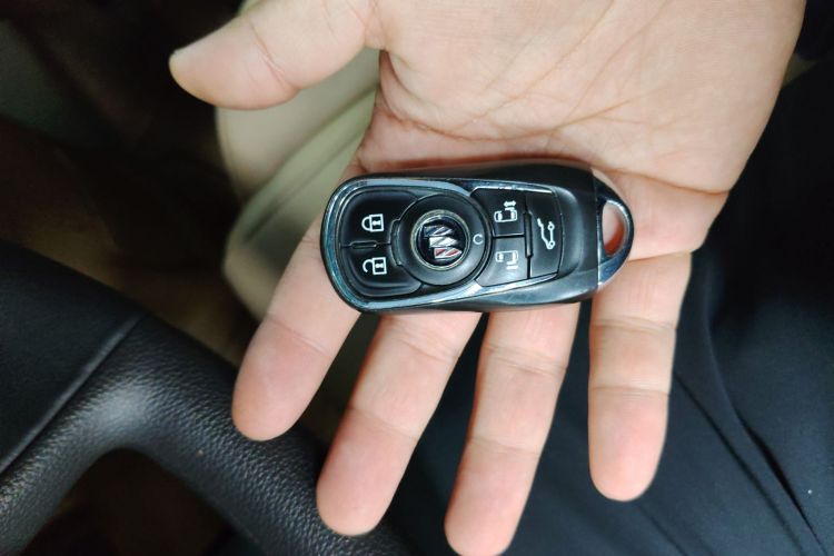 别克GL8 2021款 ES陆尊 653T 豪华型中控内饰11