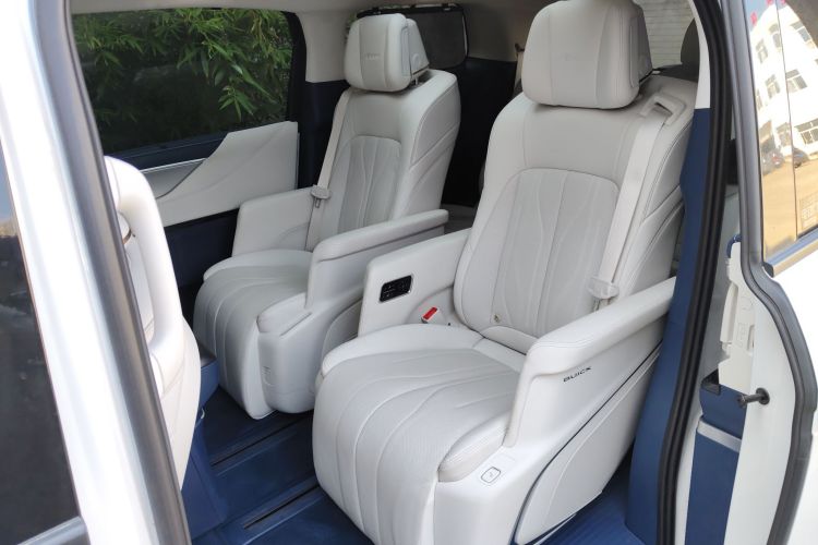 别克GL8新能源 2024款 陆尊 奢享版 6座中控内饰7004