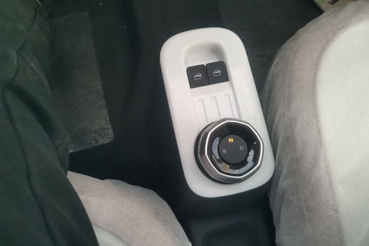 吉利银河 熊猫 2025款 210km 元气熊中控内饰18