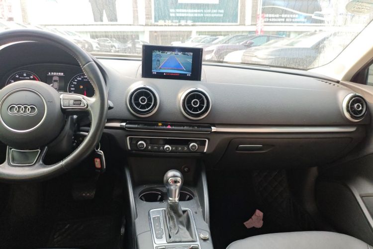 奥迪A3 2016款 Sportback 35 TFSI 风尚型中控内饰18