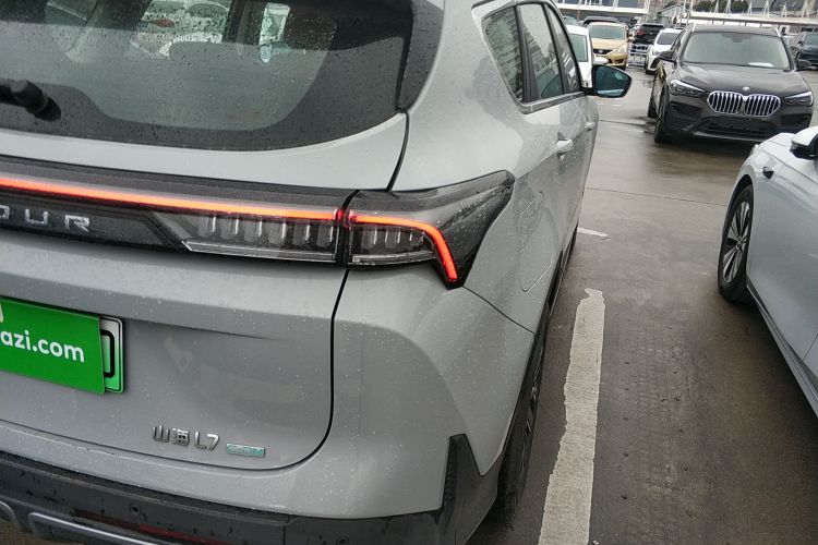 捷途山海L7 2024款 1.5T 120km ULTRA 7座车身外观9