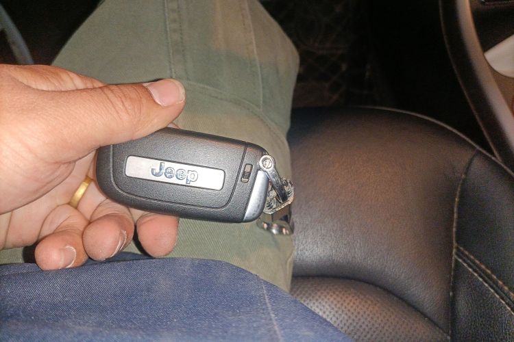Jeep 指南者 2017款 200T 自动家享版中控内饰11