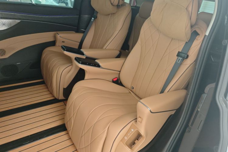 腾势D9 2024款 DM-i 980 四驱尊贵型中控内饰21