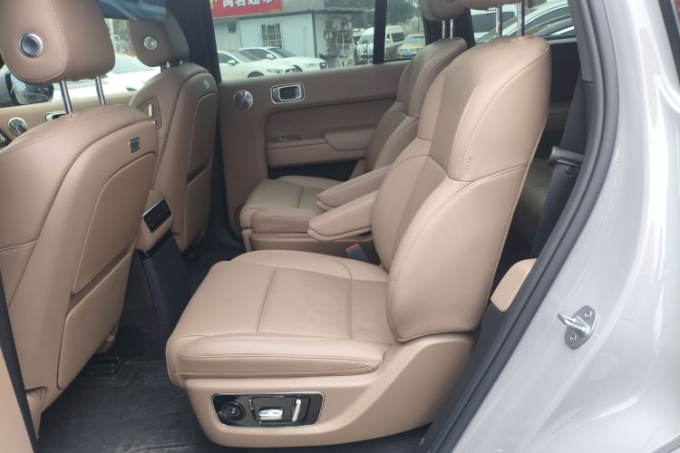 理想汽车 理想L9 2025款 Ultra 智能焕新版中控内饰21