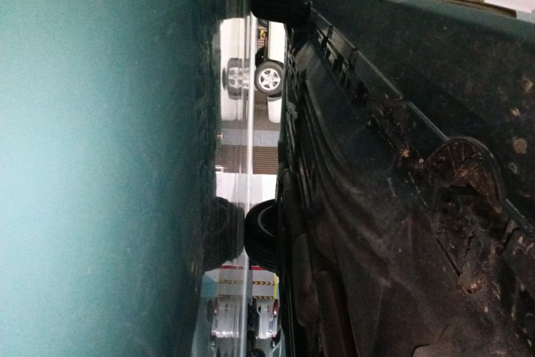 奔驰GLC 2024款 GLC 300 L 4MATIC 动感型 5座局部细节9001