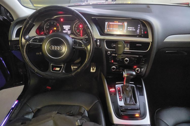 奥迪A4L 2015款 35 TFSI 自动标准型中控内饰16