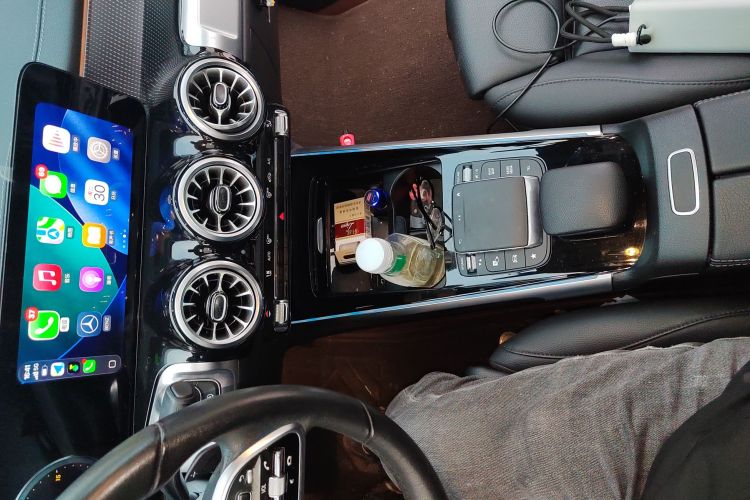 奔驰GLB 2023款 GLB 220 时尚型中控内饰16