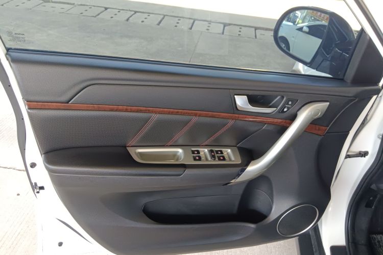 哈弗H6 2014款 运动版 2.4L 自动精英型中控内饰47