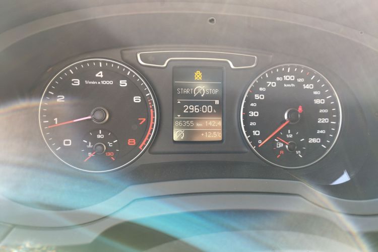 奥迪Q3 2013款 35 TFSI 进取型中控内饰14