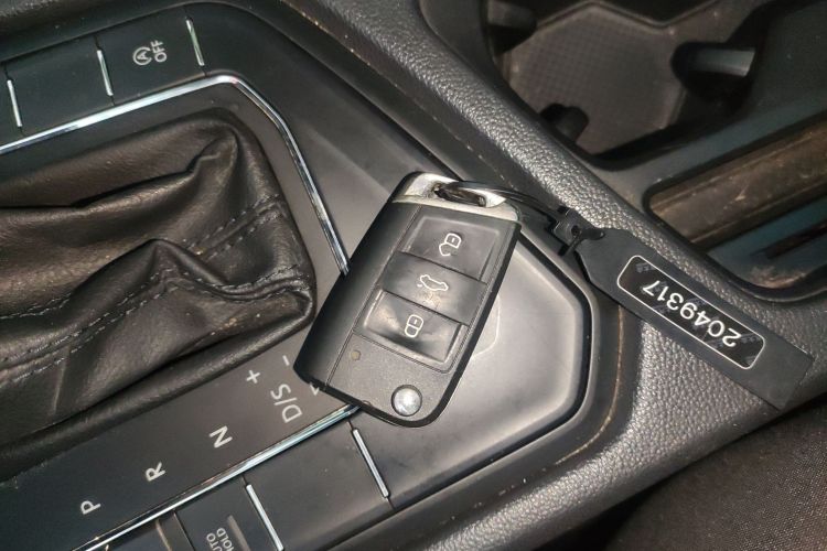 大众 途观L 2019款 330TSI 自动两驱风尚版 国V中控内饰7001