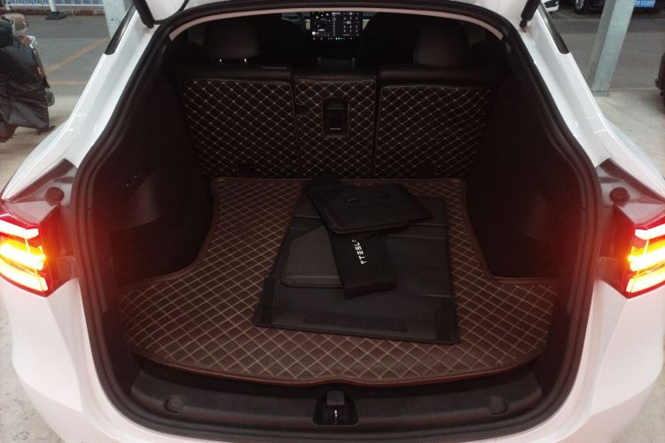 特斯拉 Model Y 2022款 长续航全轮驱动版局部细节23