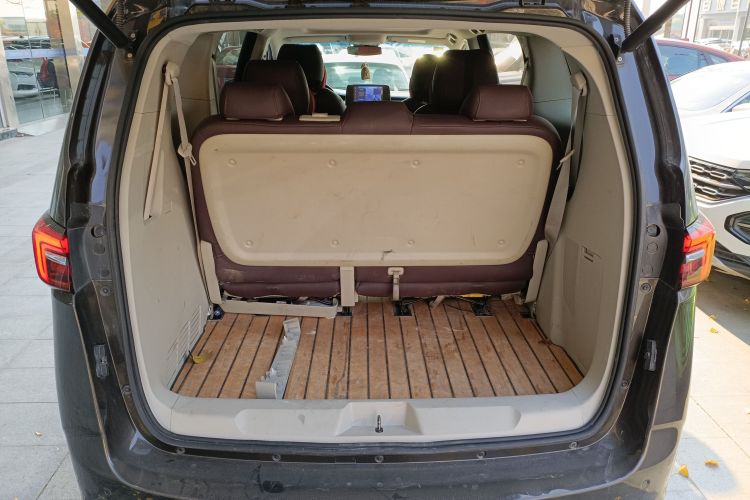 别克GL8 2021款 陆上公务舱 652T 舒适型局部细节23