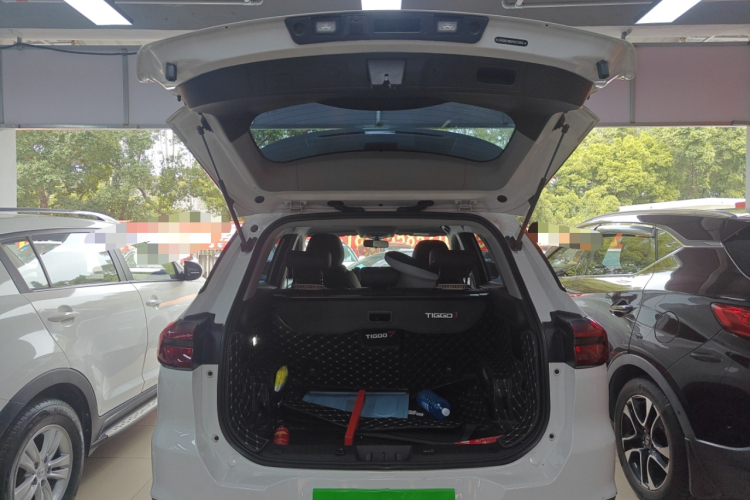 奇瑞 瑞虎7 2023款 超能版 1.5T CVT超能勇士机舱底盘23