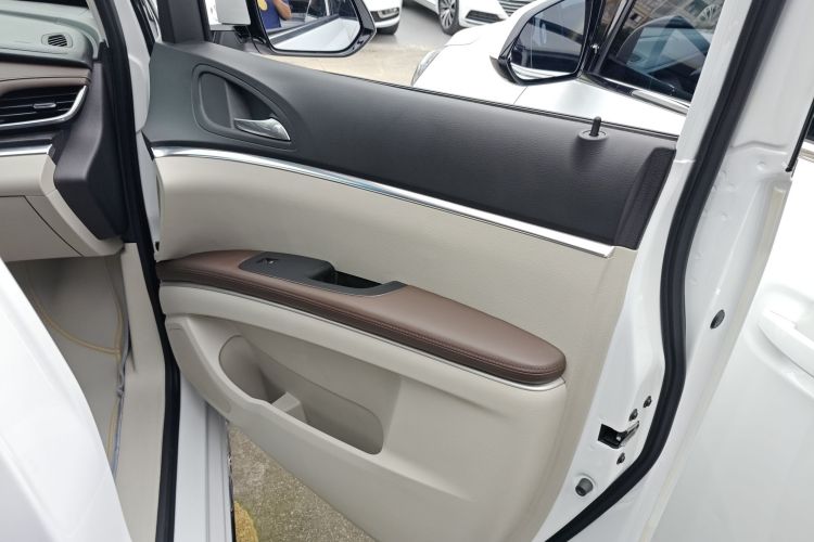 别克GL8 2023款 陆上公务舱 舒适型中控内饰7005