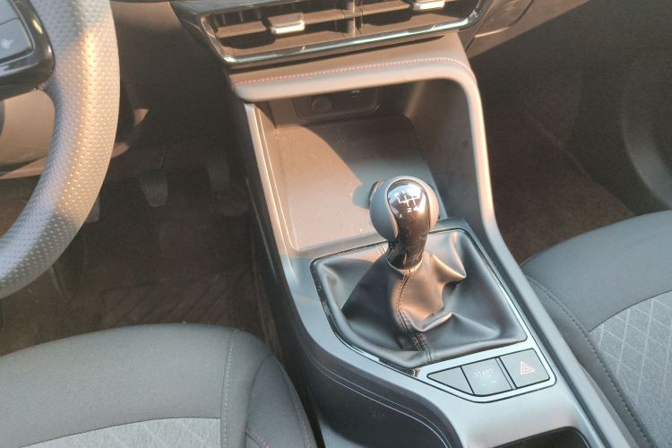 荣威i5 2023款 1.5L 手动舒享版中控内饰18