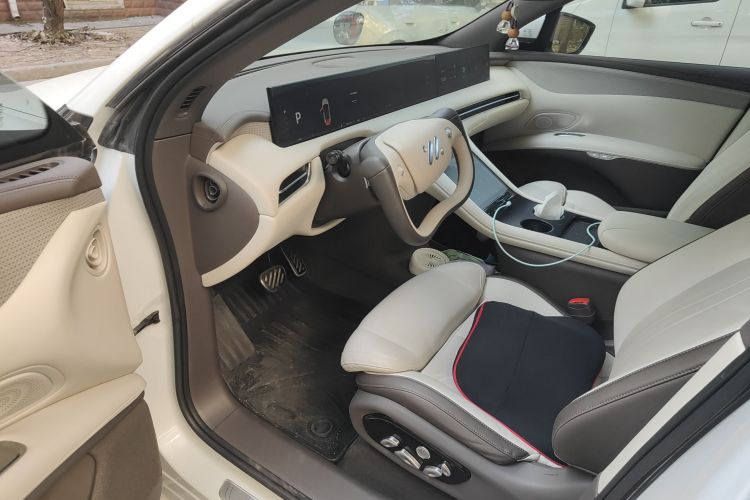智己汽车 智己LS7 2023款 100kWh Lux后驱版中控内饰7003