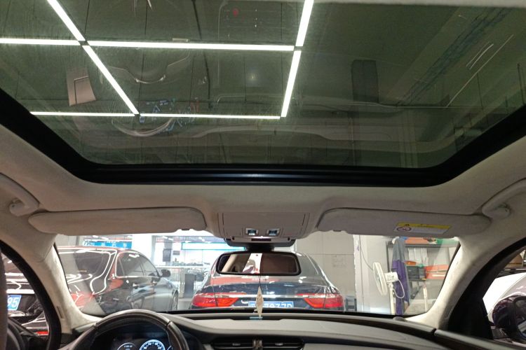 捷豹XFL 2018款 XFL 2.0T 250PS 豪华版局部细节22