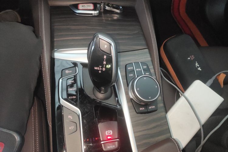 宝马5系 2020款 530Li 尊享型 豪华套装中控内饰18