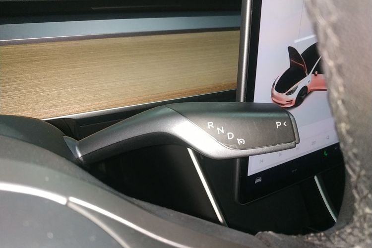 特斯拉 Model 3 2020款 标准续航后驱升级版中控内饰18