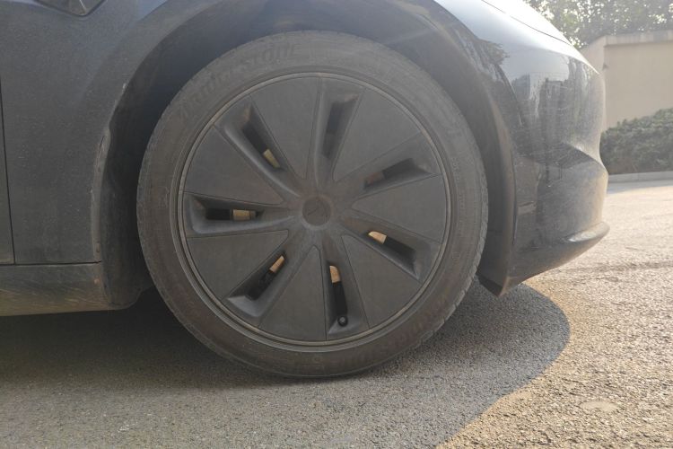 特斯拉 Model 3 2025款 改款 长续航后轮驱动版车身外观10