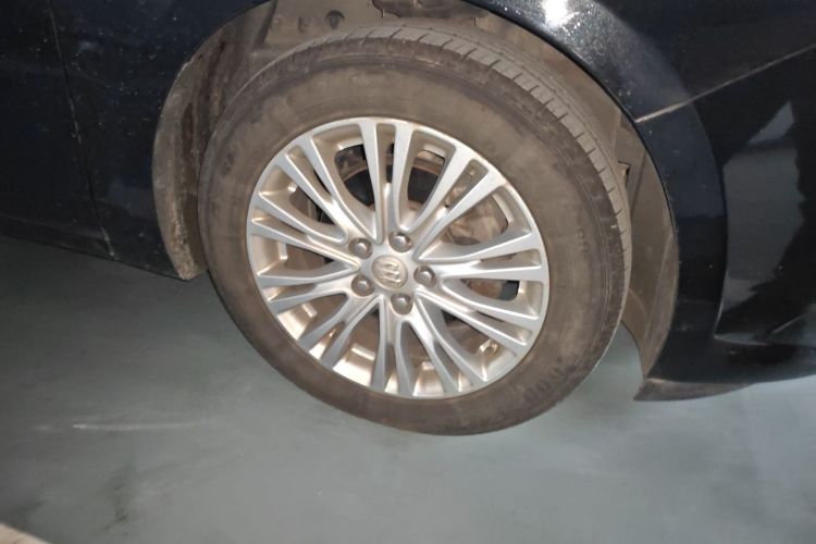 别克 英朗 2016款 15N 手动豪华型车身外观10