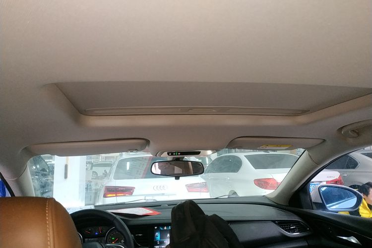 别克 君威 2017款 20T 精英型局部细节22